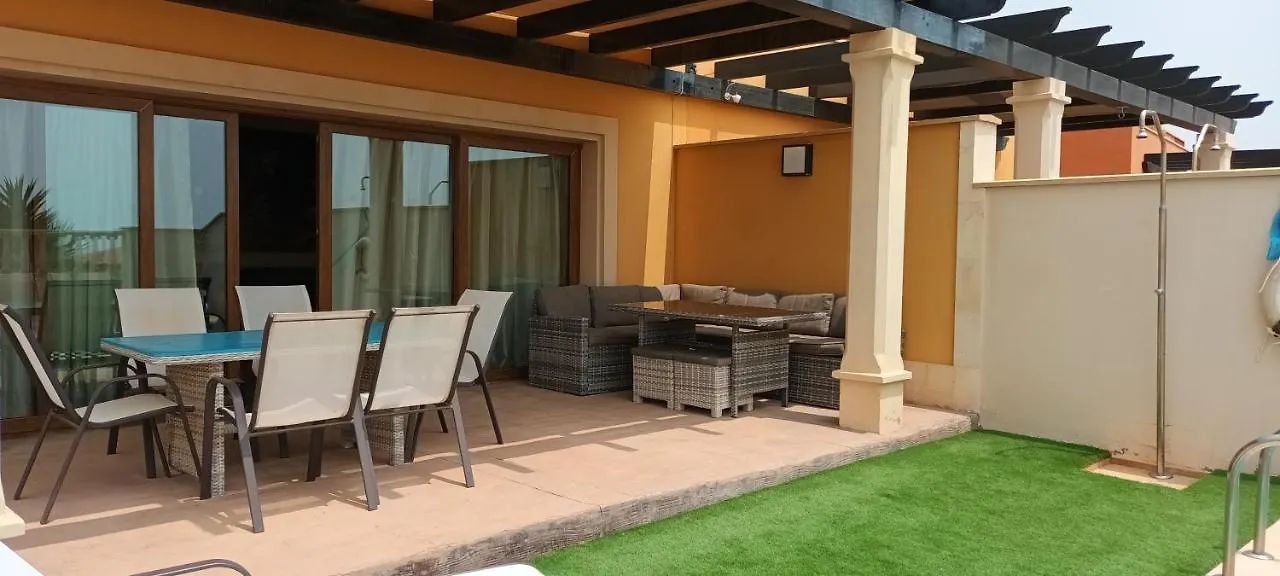 Beautiful, Spacious Villa, Heated Pool, Sleeps Eight, With Quality Furnishings Caleta De Fuste