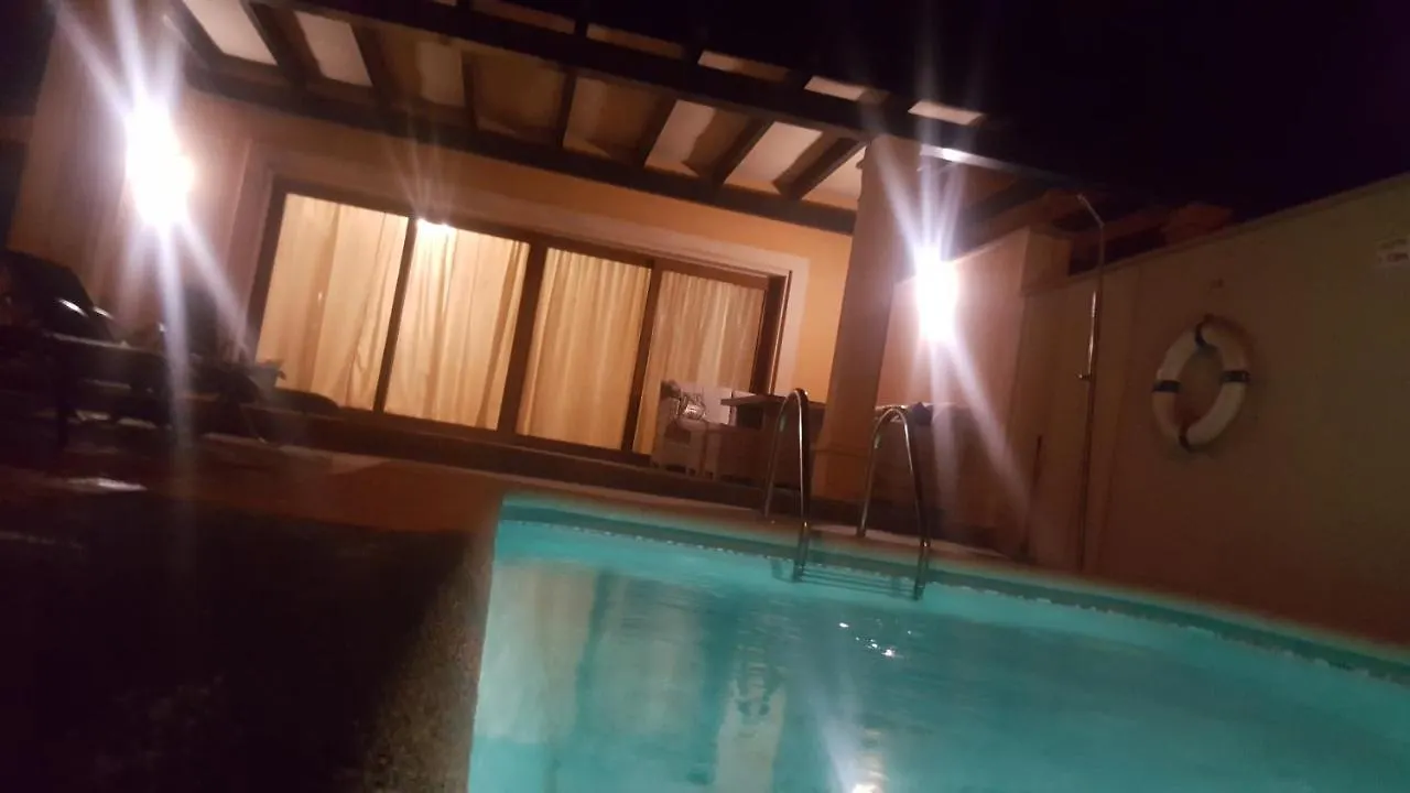 Villa Beautiful, Spacious Villa, Heated Pool, Sleeps Eight, With Quality Furnishings Caleta De Fuste